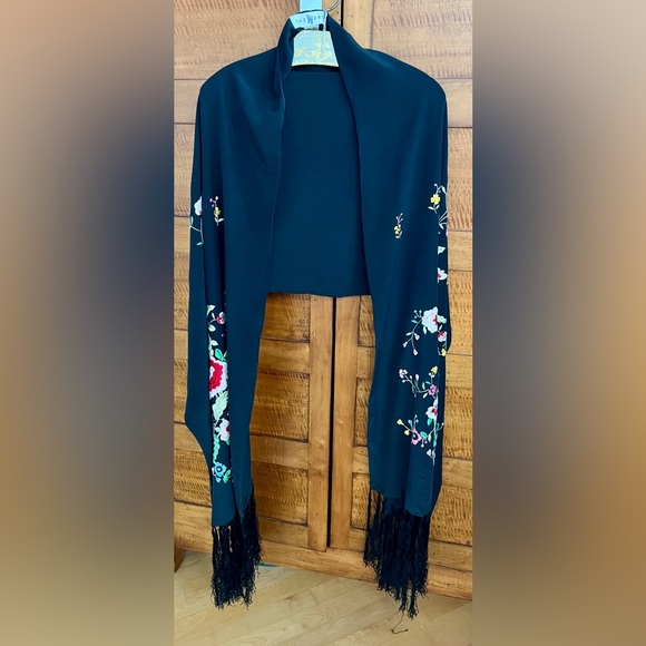 🏴💐100% Silk Shawl Floral Embroidered by Sue Wong | Black | 51”x18” + Fringe - Picture 12 of 17